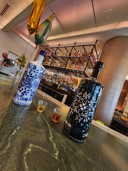 Dame Más Premium and Reserva at a celebration event